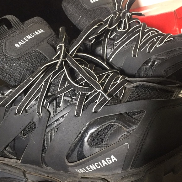 Balenciaga - Picture 2 of 2